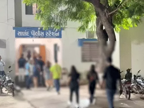 બિલ્ડર પ્રતીક સાંઘીની બર્થ ડે પાર્ટીમાં રેડ:સાણંદના ગ્લેડ વન રિસોર્ટમાં 39 લોકો પીધેલા પકડાયા