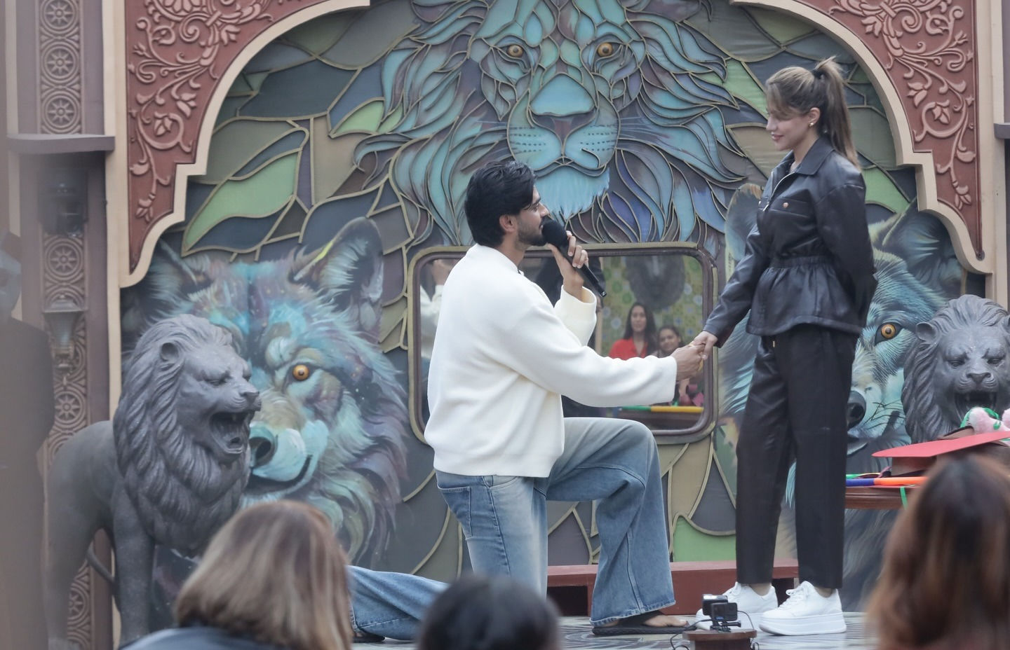 ટીવી શૉમાં અરબાઝને પ્રપોઝ કરી રડી પડી નિક્કી તંબોલી, કહ્યું- રિલેશનશિપના વિરોધમાં છે પિતા