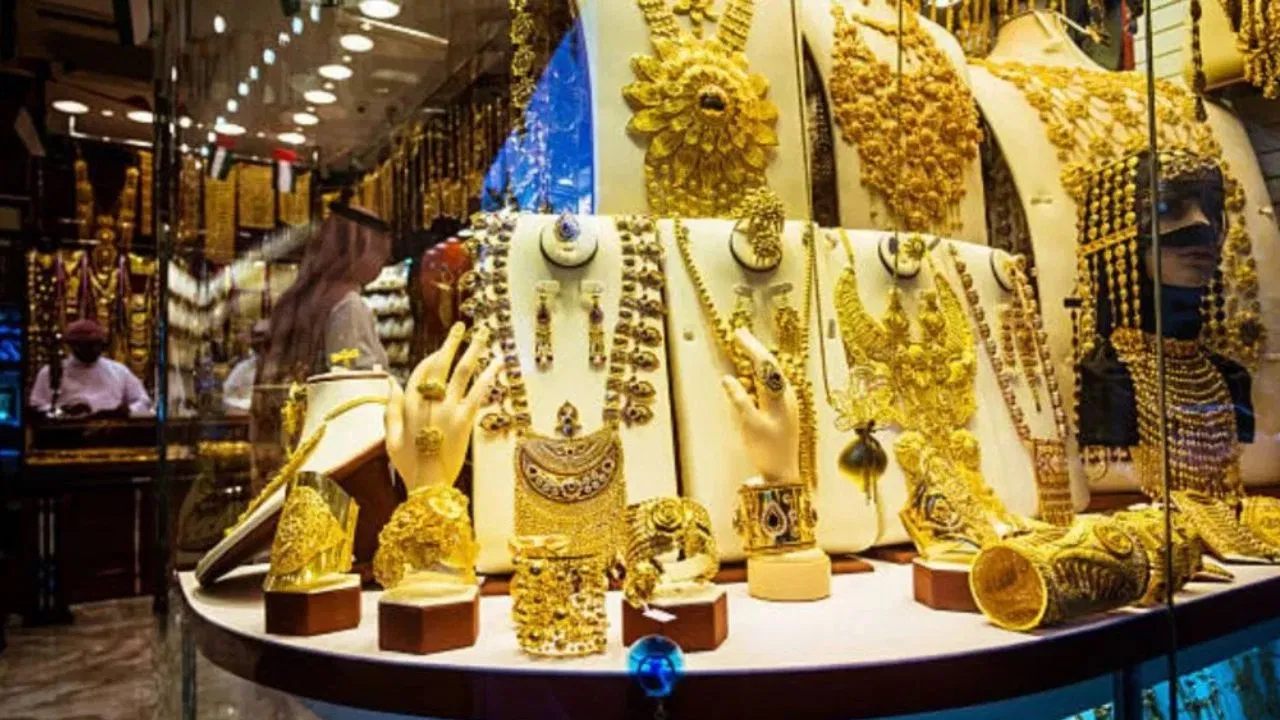 અઠવાડિયાના પહેલા જ દિવસે ઘટ્યો સોનાનો ભાવ, ચાંદીના ભાવ પણ ઘટ્યા