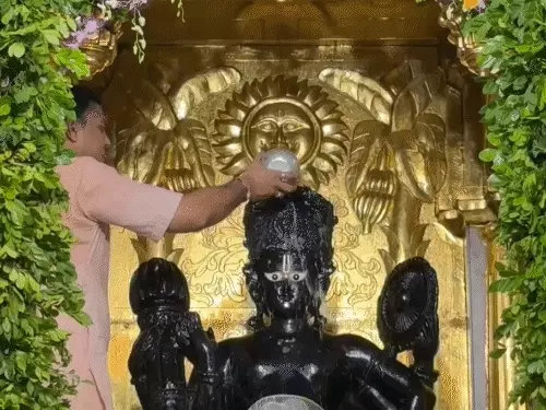 શ્રીકૃષ્ણનો 5252મો જન્મોત્સવ:'હાથી ઘોડા પાલકી જય કનૈયા લાલકી'ના નાદથી મંદિરો ગુંજ્યા