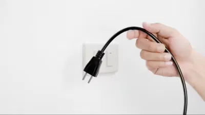 સૂતા પહેલા અનપ્લગ કરો આ 6 ગેજેટ્સ, બચાવશે હજારોનું વીજળીનું બિલ