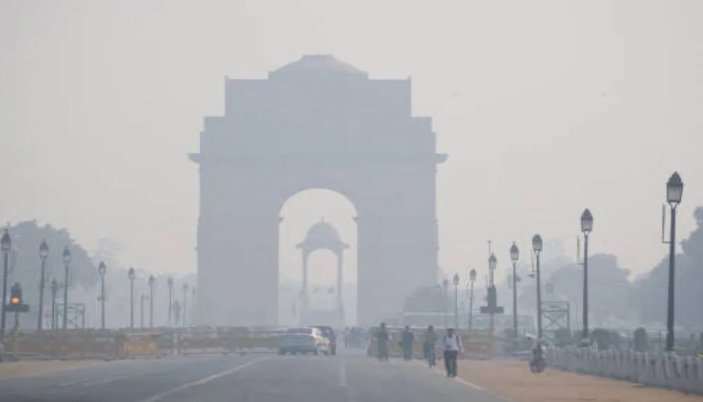 દિવાળીમાં દિલ્હીની હવા બની ઝેર, AQI 353ને પાર