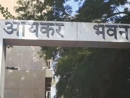 રાજકોટ અને મોરબી: IT રેડના પ્રથમ દિવસે જ 3 કરોડની રોકડ મળી