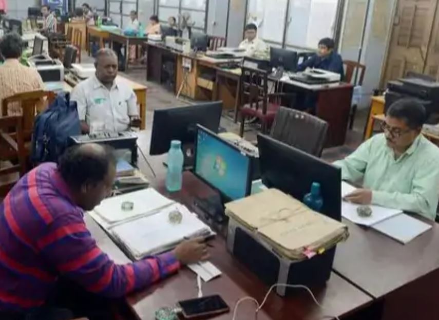 કેન્દ્રીય કર્મચારીઓ માટે બોનસની જાહેરાત : 30 દિવસના પગાર જેટલું  મળશે બોનસ