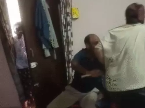 જયપુરનો કળિયુગી પુત્રએ માતાની હત્યા કરી:બેભાન થયા પછી પણ માતાને માર-મારતો રહ્યો