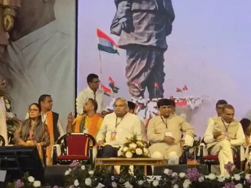 આણંદમાં દેશના ખૂણેખૂણેથી મહેમાનો ઊમટ્યા:કરમસદથી કેવડિયા સુધી 'રાષ્ટ્રીય એકતા યાત્રા'નો પ્રારંભ, CM ભૂપેન્દ્ર પટેલ સાથે ત્રિપુરાના મુખ્યમંત્રી માણેક સાહા પણ ઉપસ્થિત