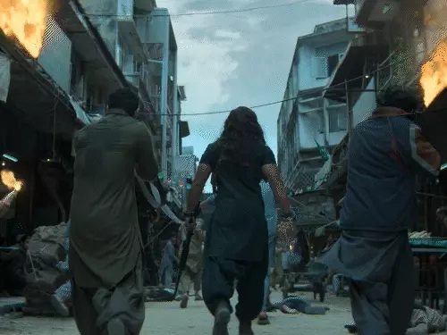 માત્ર 20 દિવસમાં જ ઊભું કરાયું રહેમાન ડકૈતનું સામ્રાજ્ય!:500 કારીગરોએ રાત-દિવસ જોયા વિના થાઇલેન્ડના બેંગકોકમાં બનાવ્યું પાકિસ્તાનનું 'લ્યારી'