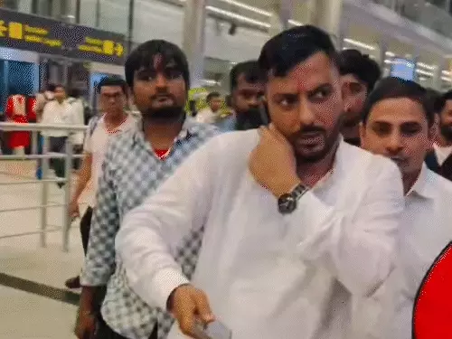 હિન્દુનેતા ઉપદેશ રાણાની કારમાં તોડફોડ:સુરતના ગેરેજમાં મૂકેલી કારના અજાણ્યા શખસોએ કાચ તોડ્યા