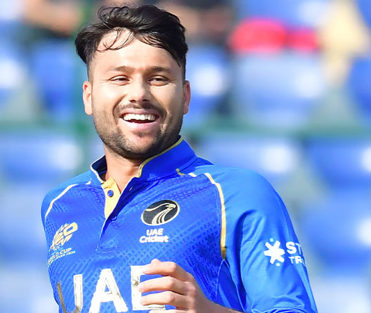 દિવસે ઈલેક્ટ્રિશિયન અને રાત્રે ક્રિકેટ રમતો... T20 વર્લ્ડ કપમાં છવાયો પાકિસ્તાની મૂળનો ક્રિકેટર