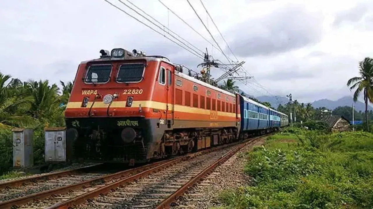 જનરલ કોચમાં ટિકિટ વગર ટૂંકા અંતરની મુસાફરી કરી શકાય? રેલવેએ જાતે આપી આ માહિતી