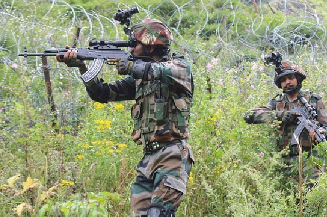 જમ્મુ-કાશ્મીરના કુપવાડામાં 2 આતંકવાદીઓ ઠાર : LoC પર ઘૂસણખોરીની કોશિશ રહી અસફળ