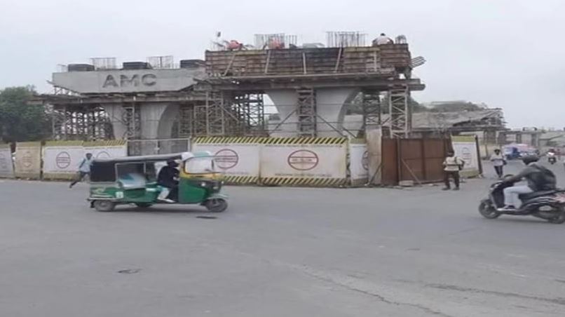 અમદાવાદના જૂના વાડજ પાસે બ્રિજની કામગીરી શરૂ: વાડજથી રાણીપ રામાપીર ટેકરા જતો રોડ રહેશે બંધ 