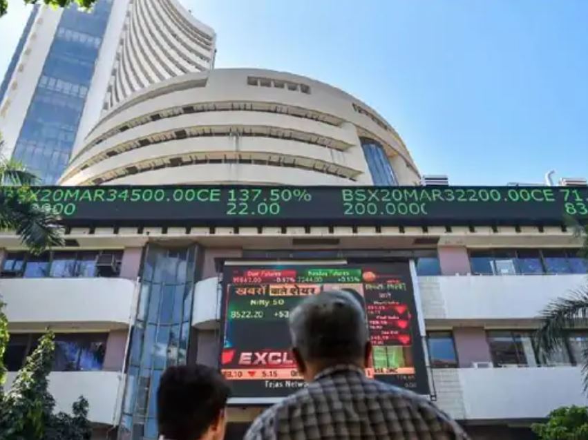 અઠવાડિયાના બીજા ટ્રેડિંગ દિવસે શેરબજારમાં તેજી:નિફ્ટી પણ 100 પોઈન્ટ વધ્યો :સેન્સેક્સ 300 પોઈન્ટ વધીને 80,600ના સ્તરે પહોંચ્યો