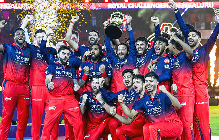ચેમ્પિયન RCB પર કરોડોનો વરસાદ, રનર-અપ ગુજરાત પણ માલામાલ, જુઓ એવોર્ડ્સની યાદી