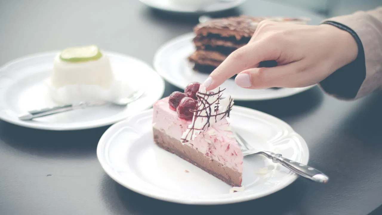 જમ્યા પછી મીઠી વસ્તુ ખાવાનું મન કેમ થાય છે ? તમે નહીં જાણતા હોવ સાચું કારણ