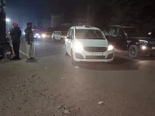 લુધિયાણા સેન્ટ્રલ જેલમાં અથડામણ, કેદીઓએ અધિકારીઓને માર્યા:જેલ સુપરિન્ટેન્ડેન્ટનું માથું ફોડ્યું; પ્રત્યક્ષદર્શીએ કહ્યું- 250 કેદીઓએ હુમલો કર્યો