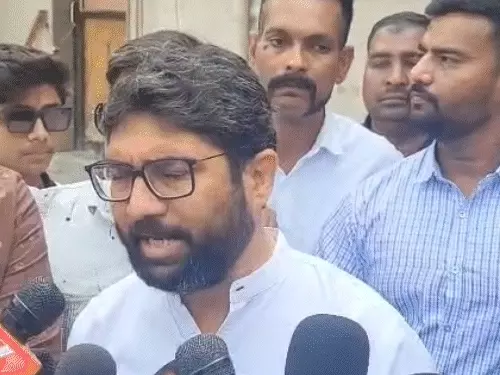 ડ્રગ્સ મુદ્દે ડિબેટ કરવા મેવાણીની હર્ષ સંઘવીને ચેલેન્જ:કહ્યું- આવો ગુજરાત પોલીસ ભવનમાં વન ટુ વન થઈ જાય, દારૂ- ડ્રગ્સના વિરોધમાં NSUIની બાઈક રેલી