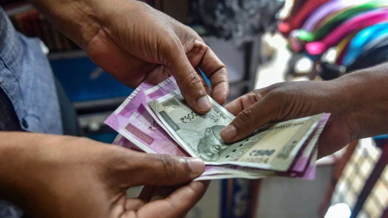 આ દિવસે ભૂલથી પણ કોઈને ઉધાર ના આપતા પૈસા, નહીં તો દેવાદાર થઈ જશો