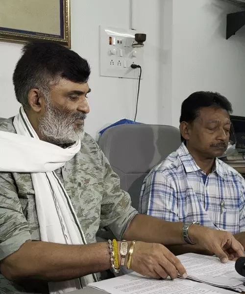 'ભ્રષ્ટાચારનું કેન્દ્રીયકરણ કરવા ભાજપ મેન્ડેટ પ્રથા લાવ્યો':'10 વર્ષમાં ભાજપના પ્રમુખો-ઉપપ્રમુખોએ 1 હજાર કરોડનો ભ્રષ્ટાચાર કર્યો', સુમુલ ડેરીની તમામ બેઠક પર ચૂંટણી લડવા કોંગ્રેસની જાહેરાત