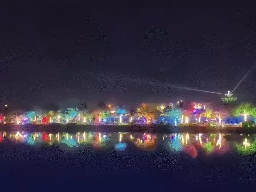 કાંકરિયા કાર્નિવલ-2025નો આજથી શુભારંભ, નીકળતા પહેલા રુટ ચેક કરજો!:પહેલા દિવસે કિર્તીદાન ગઢવીના શો, દુબઈનો પાયરો શો નવુ આકર્ષણનું કેન્દ્ર, લાઈટિંગ સેલ્ફી લેવા કરશે મજબૂર