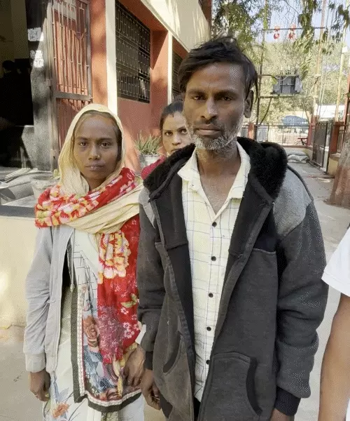 વડોદરા NH-48 પર કારચાલકે દાદી-પૌત્રને ઉડાવ્યાં, બંનેનાં મોત:રોડ ક્રોસ કરતાં હતાં ને કાળમુખી કારે ટક્કર મારી, ગામડેથી દીકરાના ઘરે આવતાં હતાં; પરિવારની ન્યાયની માગ